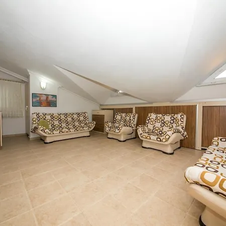 Smyrna Daily Weekly Villa *