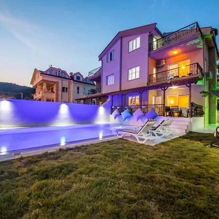 Villa Smyrna Daily Weekly *